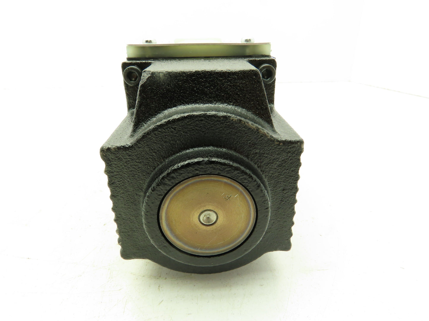 Nachi SS-G03-C4-FR-D2-E10 Hydraulic Directional Control Wet Solenoid Valve 24VDC