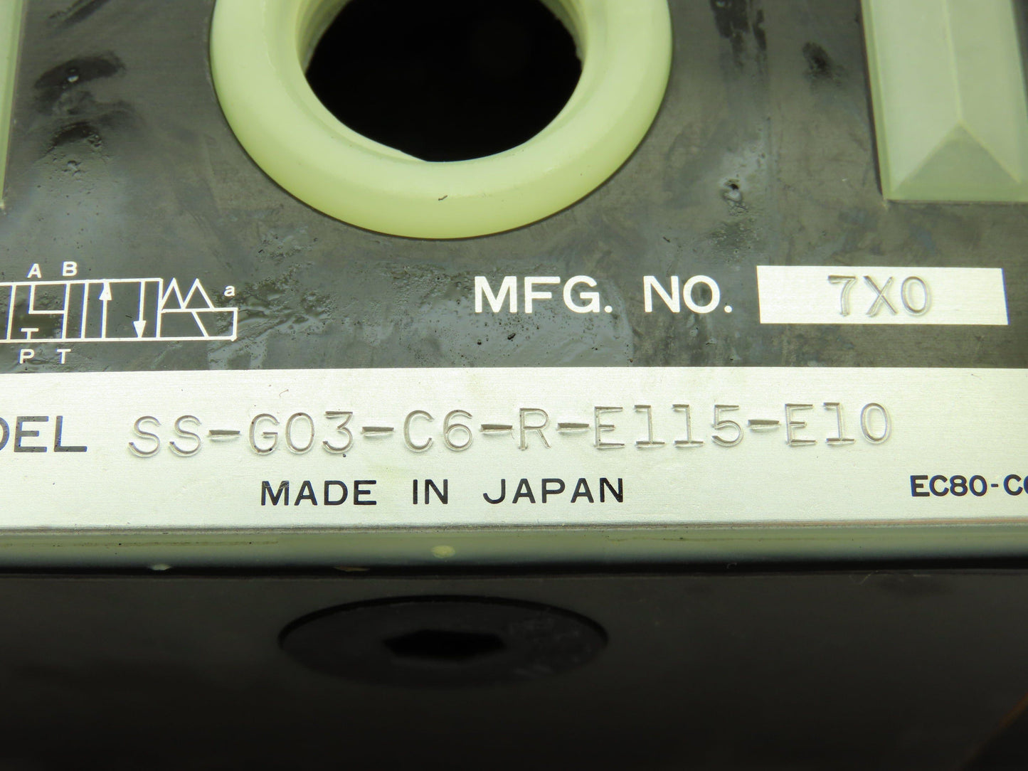 Nachi SS-G03-C6-R-E115-E10 Hydraulic Directional Control Wet Solenoid Valve 120V