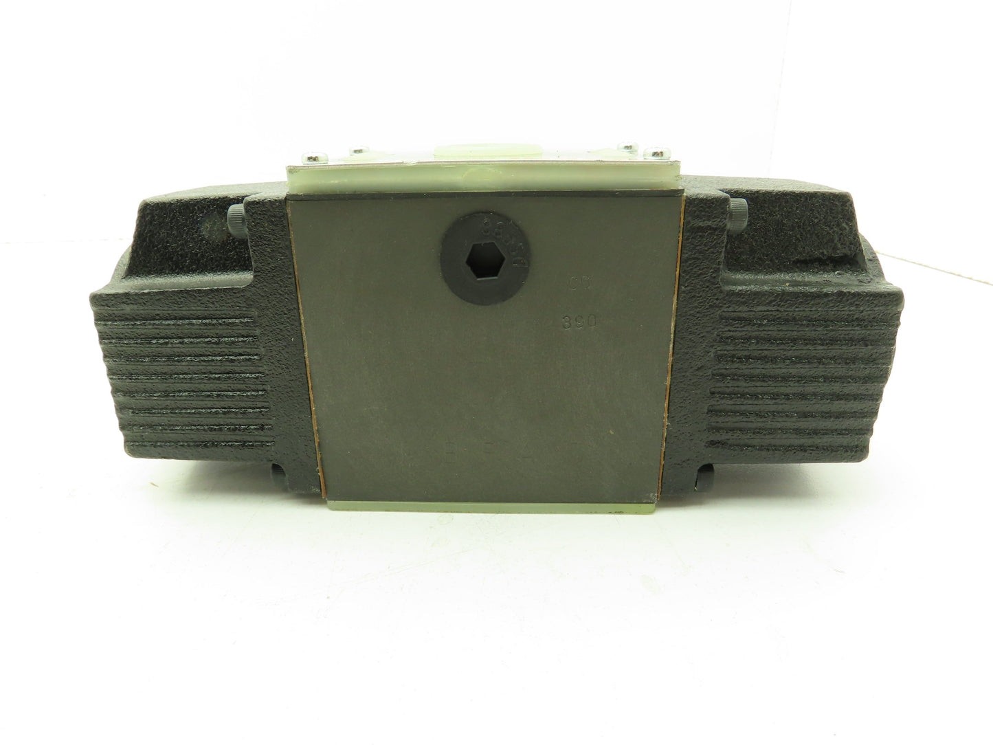 Nachi SS-G03-C6-R-D1-E10 Hydraulic Directional Control Wet Solenoid Valve 12VDC