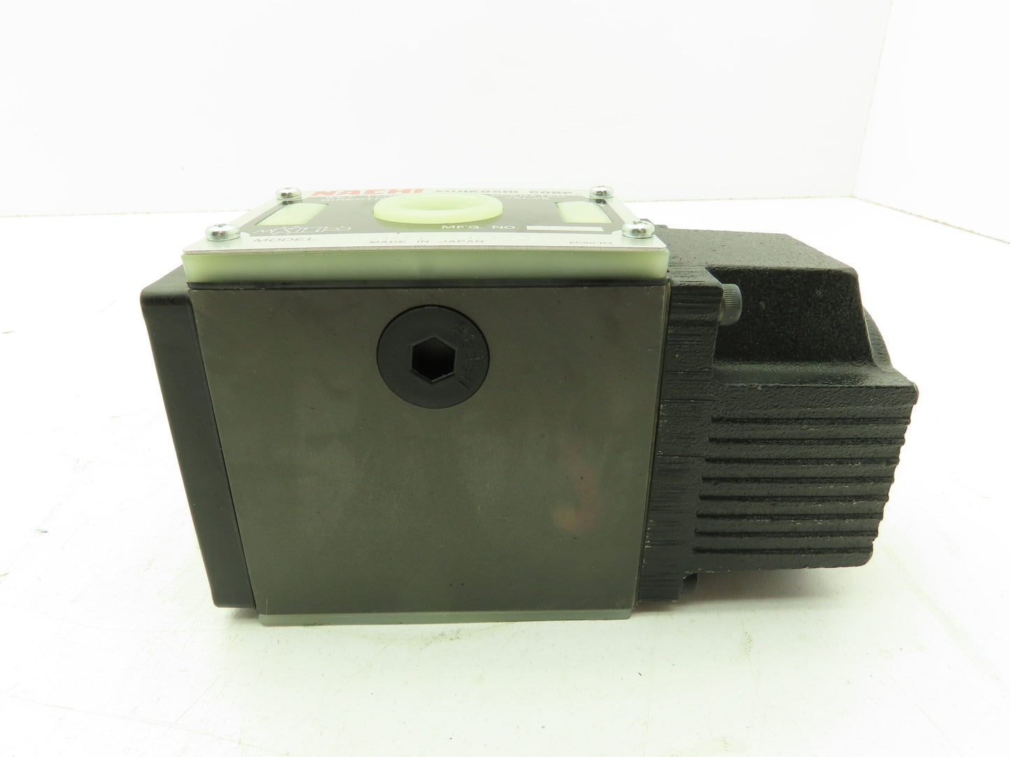 Nachi SS-G03-H3Z-R-D1-E10 Hydraulic Directional Control Wet Solenoid Valve 12VDC