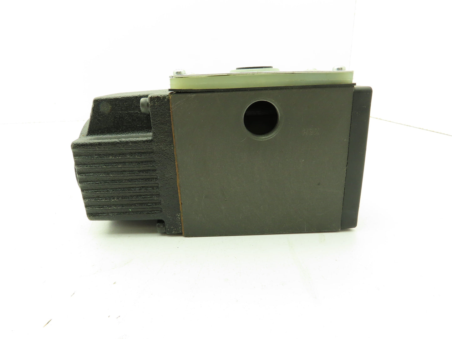 Nachi SS-G03-H3X-FR-E230-E10 Hydraulic Directional Control Solenoid Valve 230V