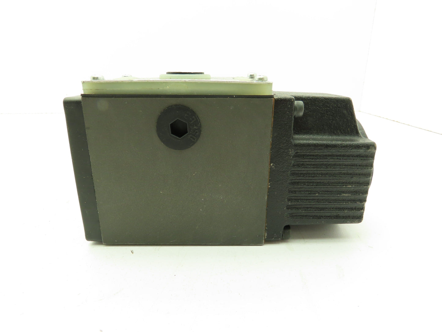 Nachi SS-G03-H3X-FR-E230-E10 Hydraulic Directional Control Solenoid Valve 230V