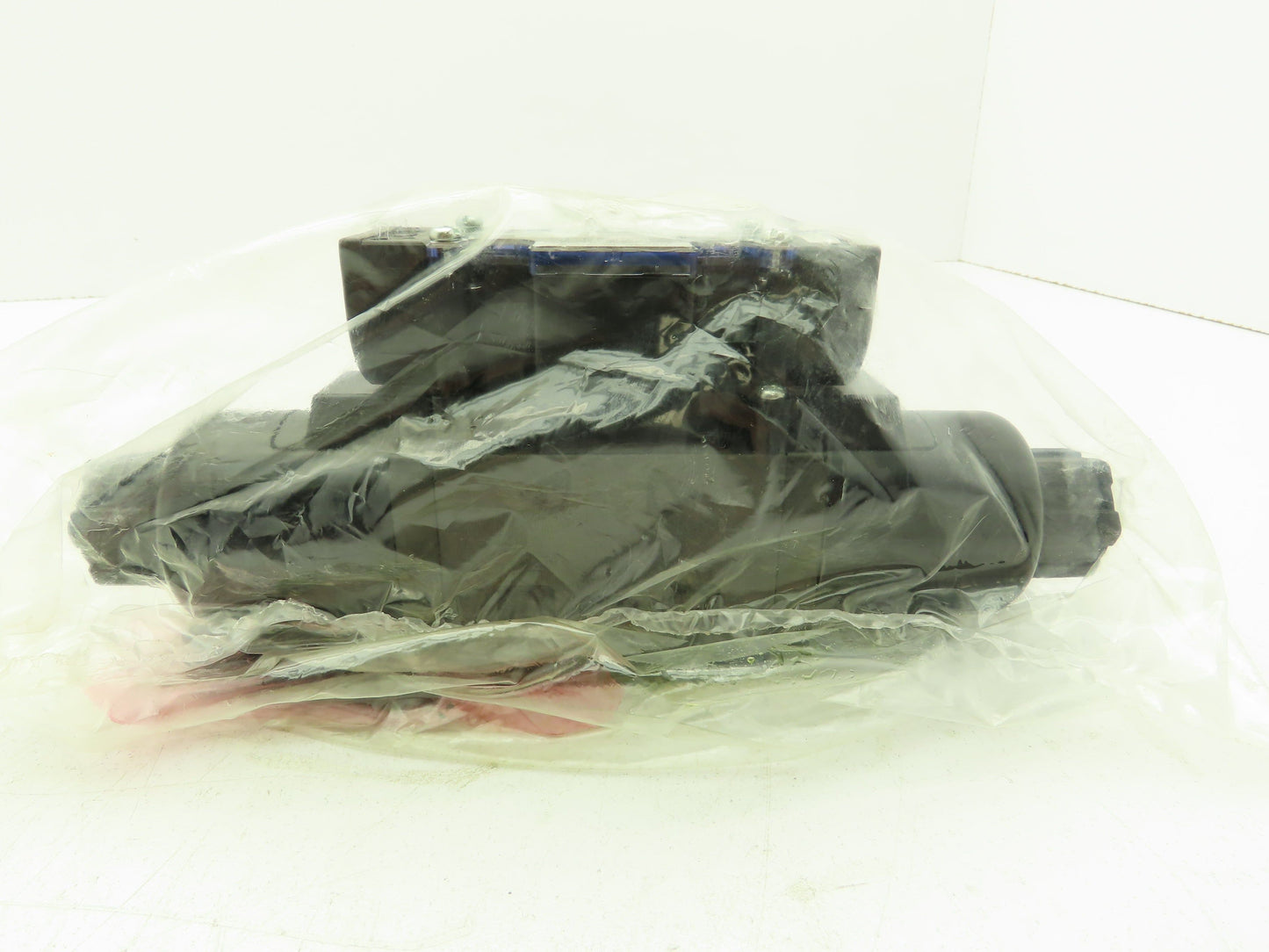 Nachi SS-G01-C6-FR-E230-E20 Hydraulic Directional Control Solenoid Valve 220V