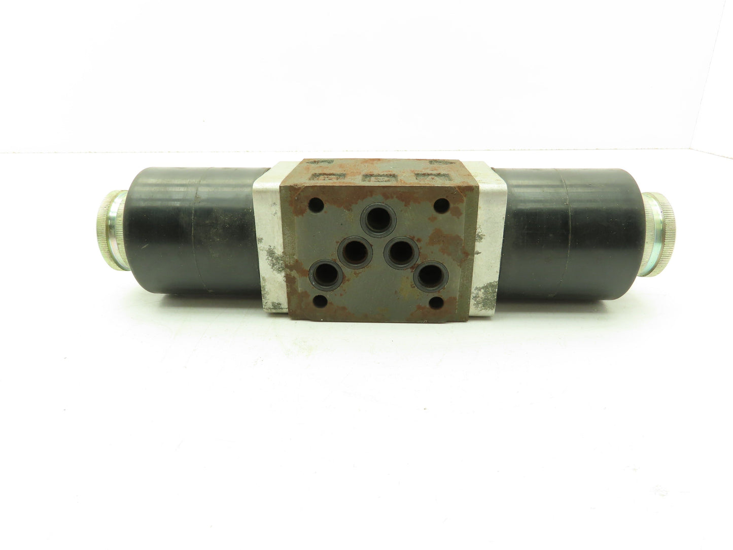 Nachi SA-G03-E3X-D1-E11 Hydraulic Directional Control Wet Solenoid Valve 12VDC