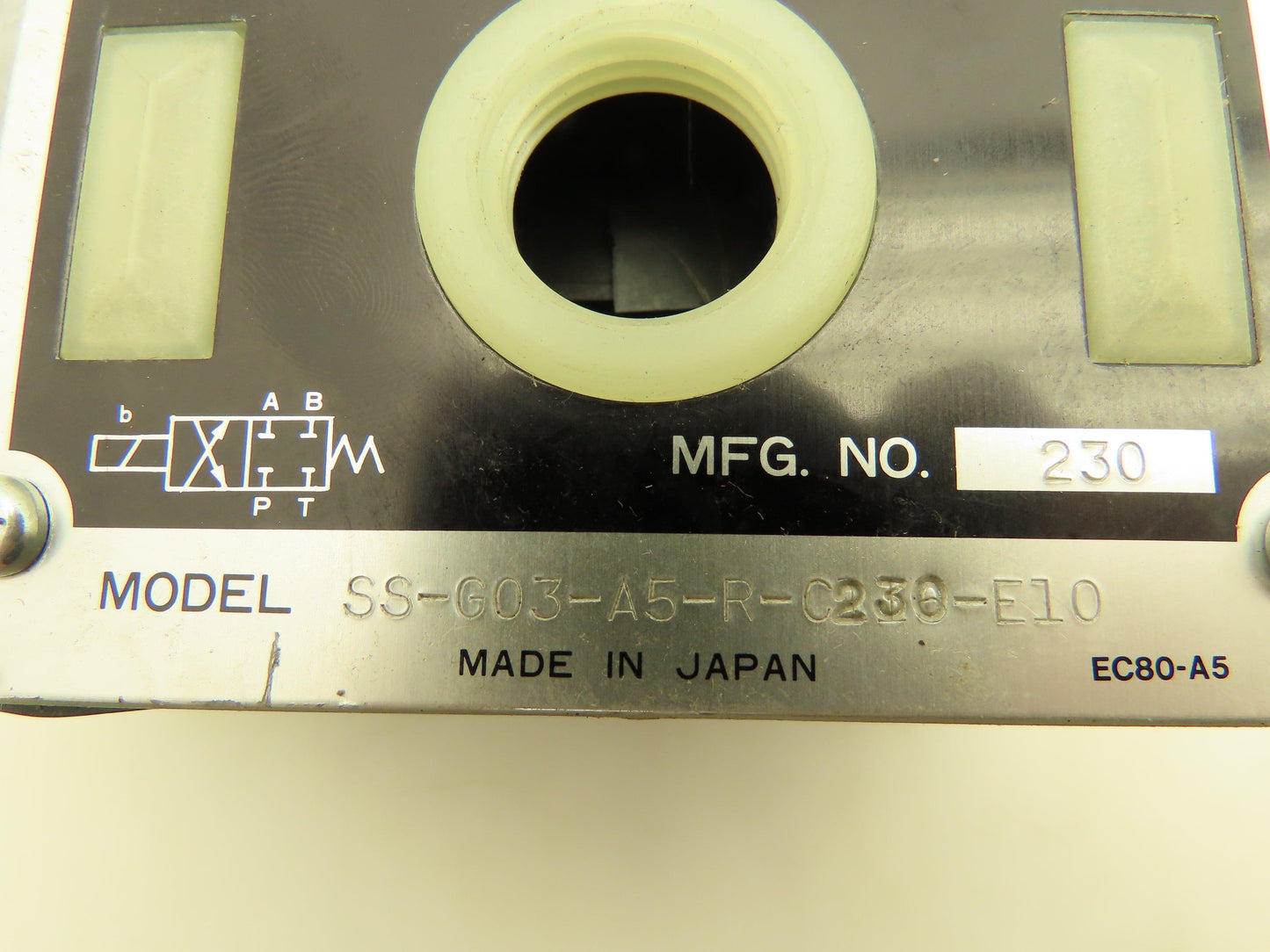 Nachi SS-G03-A5-R-C230-E10 Hydraulic Directional Control Solenoid Valve 220V D05