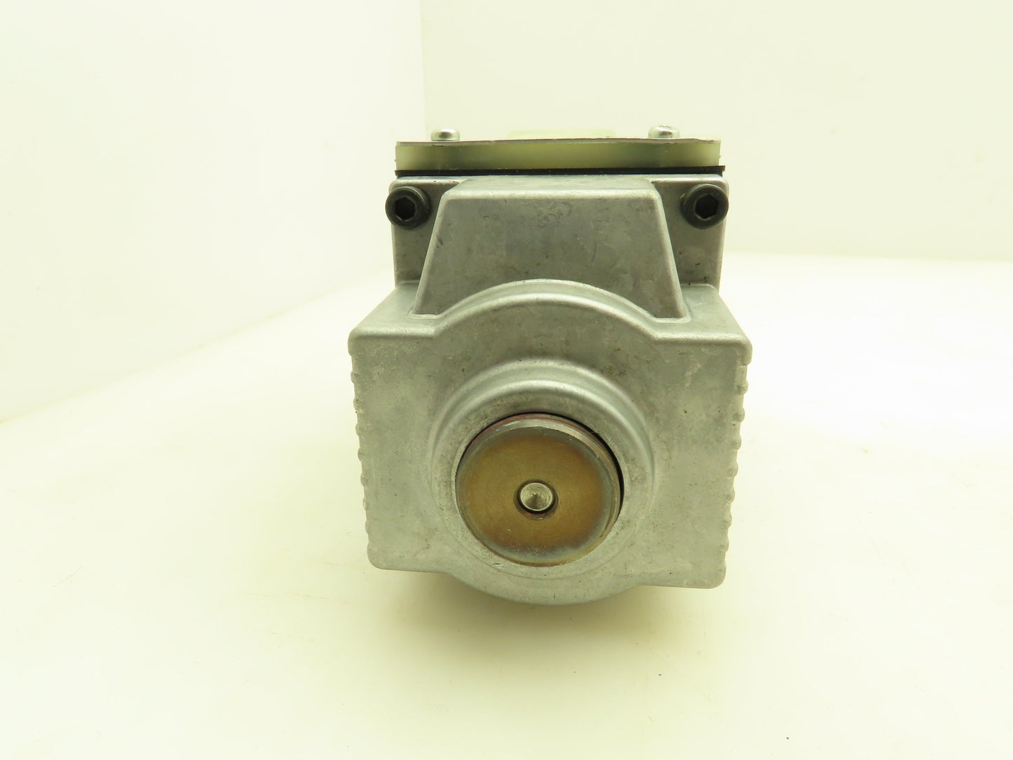 Nachi SS-G03-A5-R-C230-E10 Hydraulic Directional Control Solenoid Valve 220V D05