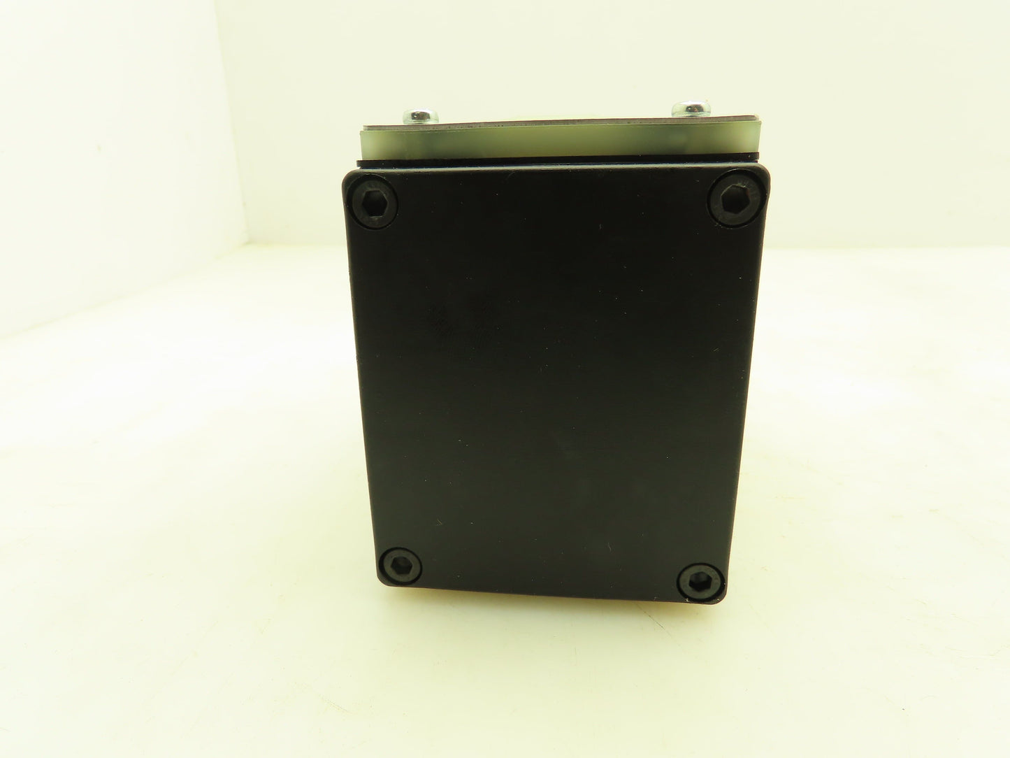 Nachi SS-G03-H43-R-C115-E8916A Hydraulic Directional Control Solenoid Valve 120V