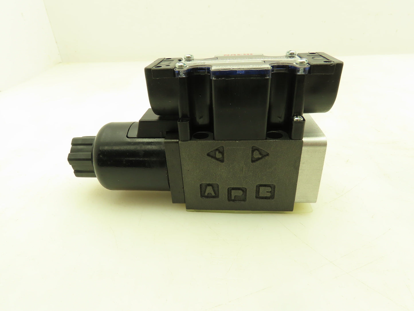 Nachi SS-G01-A37-R-D1-E9331A Hydraulic Directional Control Solenoid Valve 12VDC