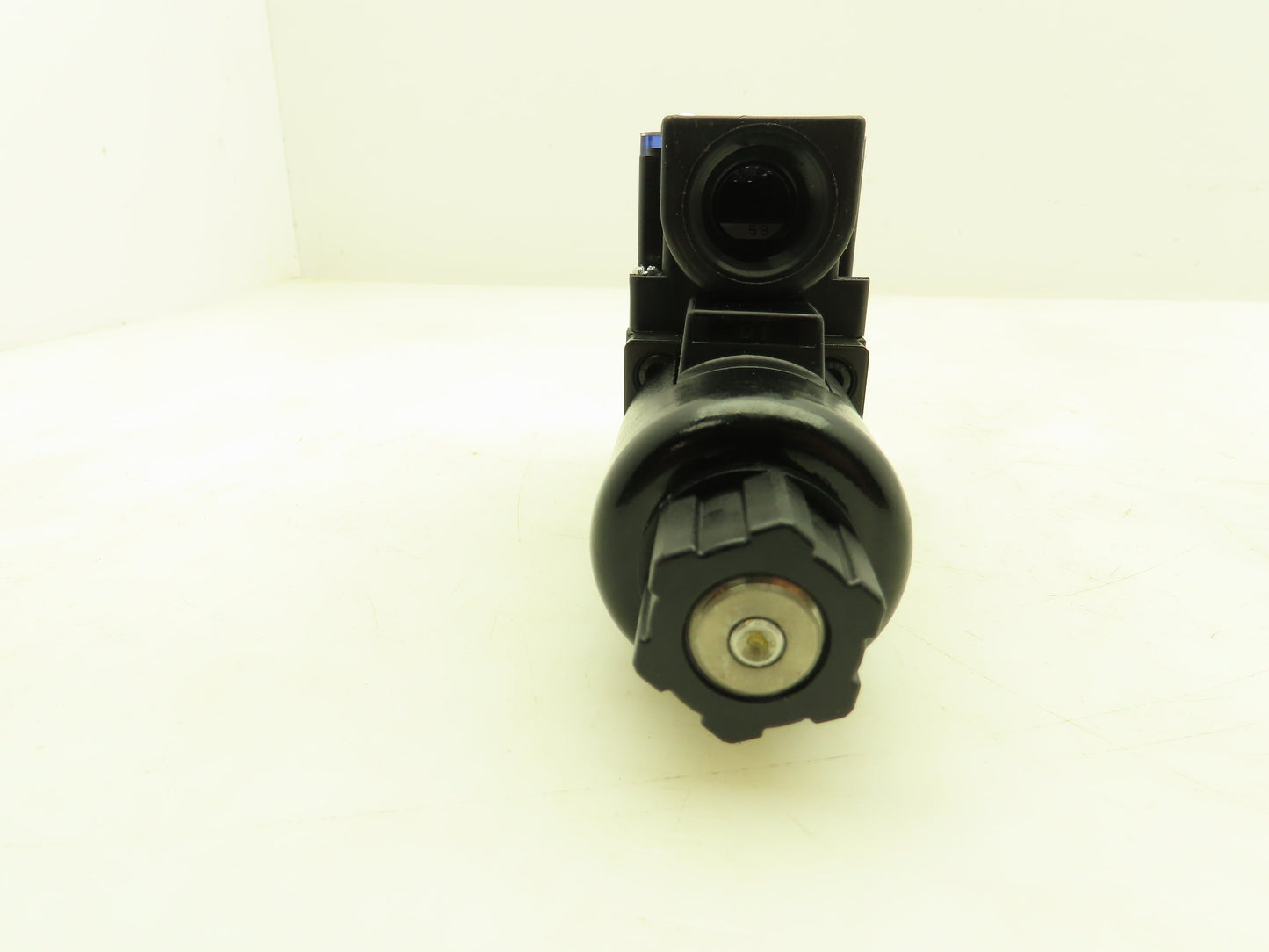 Nachi SS-G01-A37-R-D1-E9331A Hydraulic Directional Control Solenoid Valve 12VDC