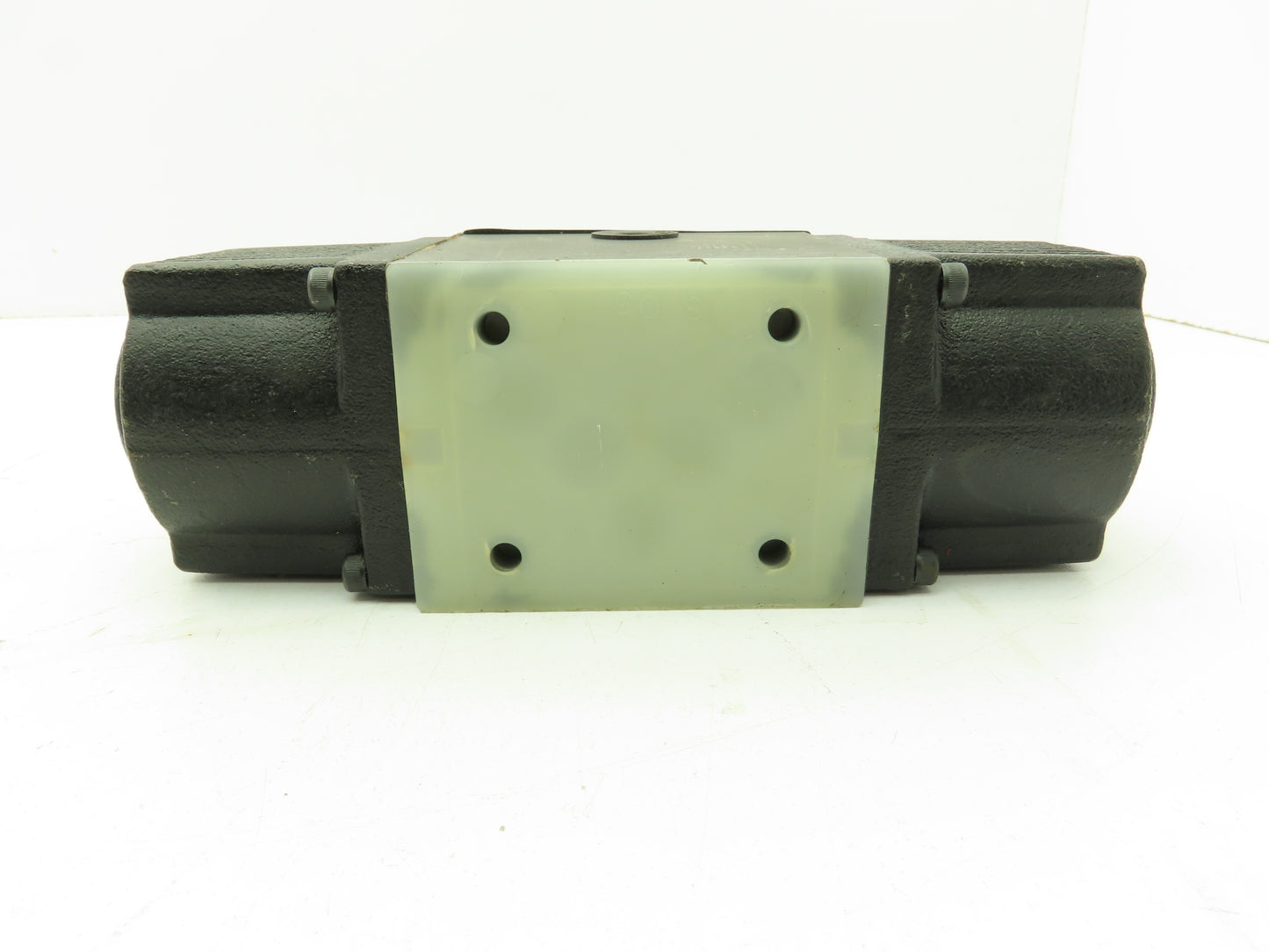 Nachi SS-G03-C4-FR-D2-E10 Hydraulic Directional Control Solenoid Valve 24VDC D05