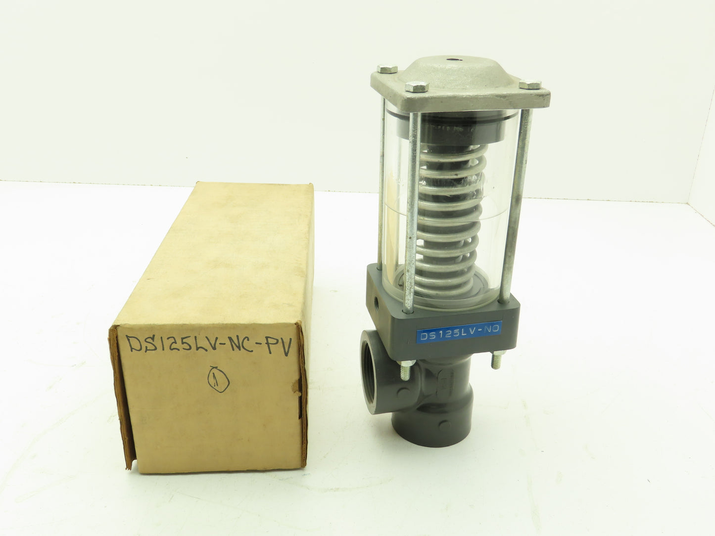 Plast-o-matic DS125LV-NO-PV PVC Valve Pneumatic Air Controlled 1 1/4" NPT Sch 80