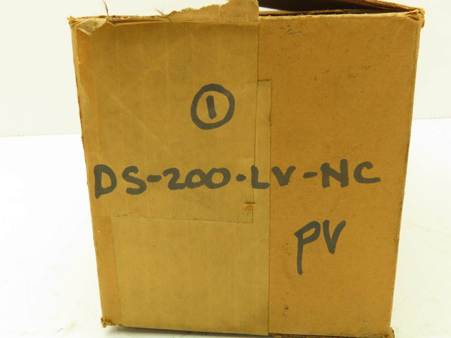 Plast-o-matic DS200LV-NC 2" Shutoff Valve PVC Spring Return NC Pneumatic Powered
