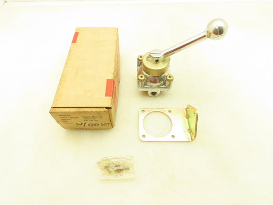 Barksdale 9021-MC Direction Control Valve 250PSI Spring Return 3/8" 3 Position