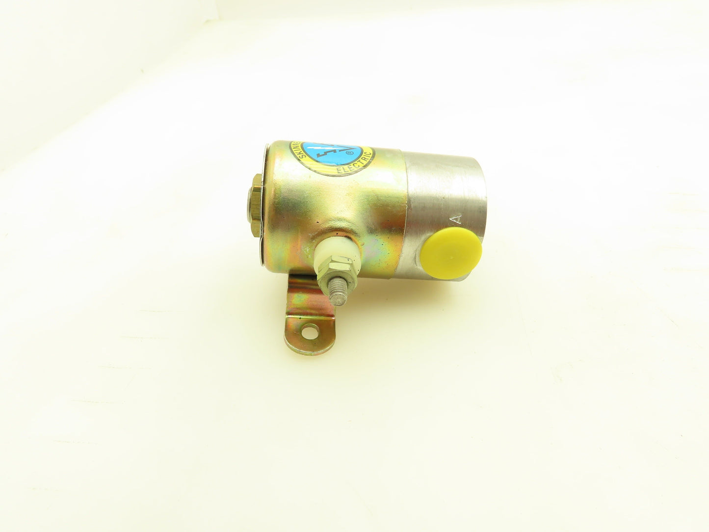 Honeywell Skinner V5C60950 Solenoid Valve 3-Way 1/4" NPT 150 PSI NC 24 VDC