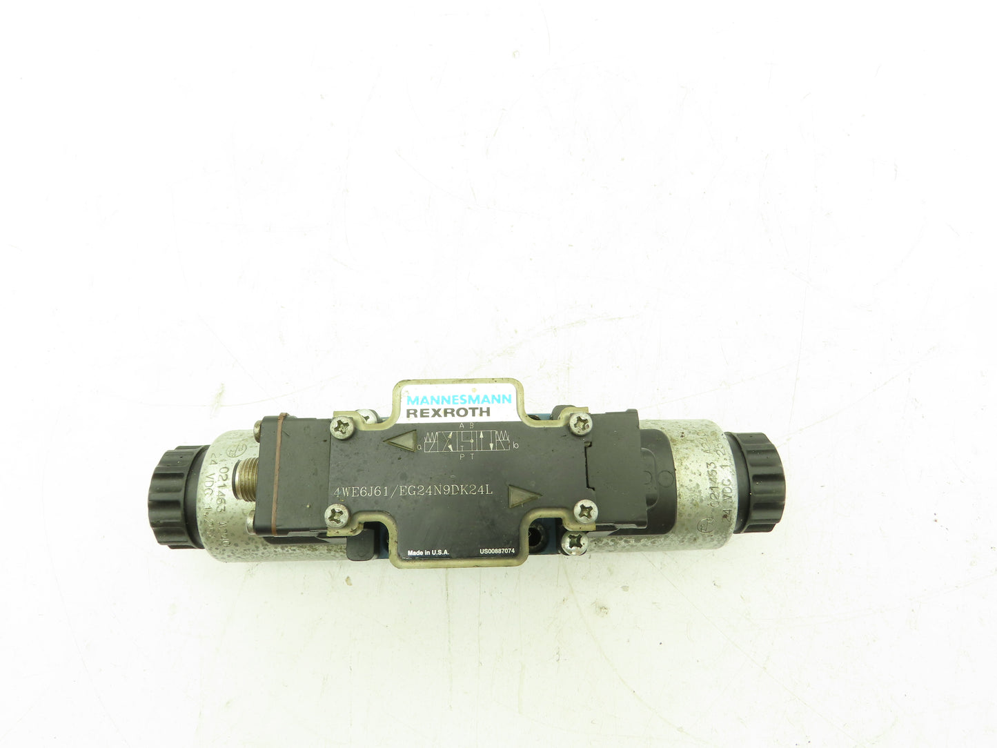 Rexroth 4WE6J61/EG24N9DK24L Hydraulic Directional Control Solenoid Valve 24VDC
