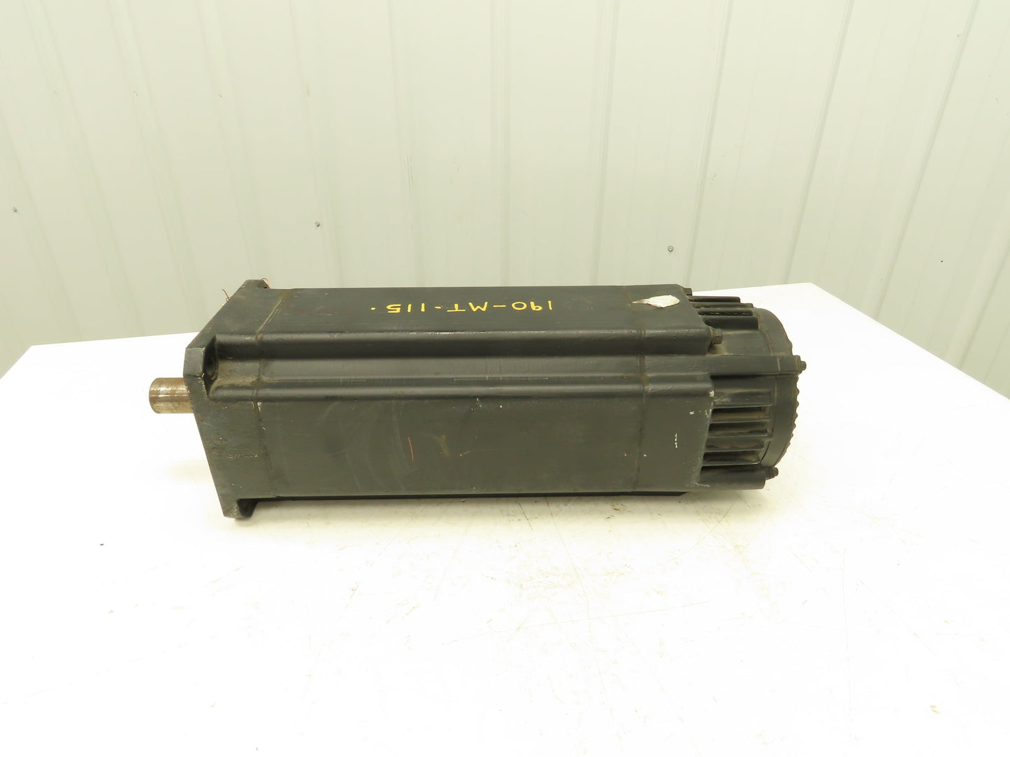 Okuma BL-MH401E-12S AC Servo Motor BL Series 1200 RPM Encoder ER-FC-2048D