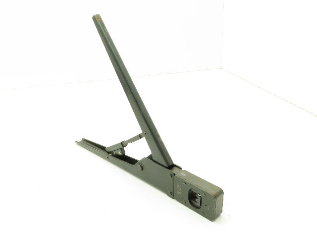 AMP 90067-5 Wire Terminal Hand Crimp Tool 16-24 AWG Socket Pin Contacts