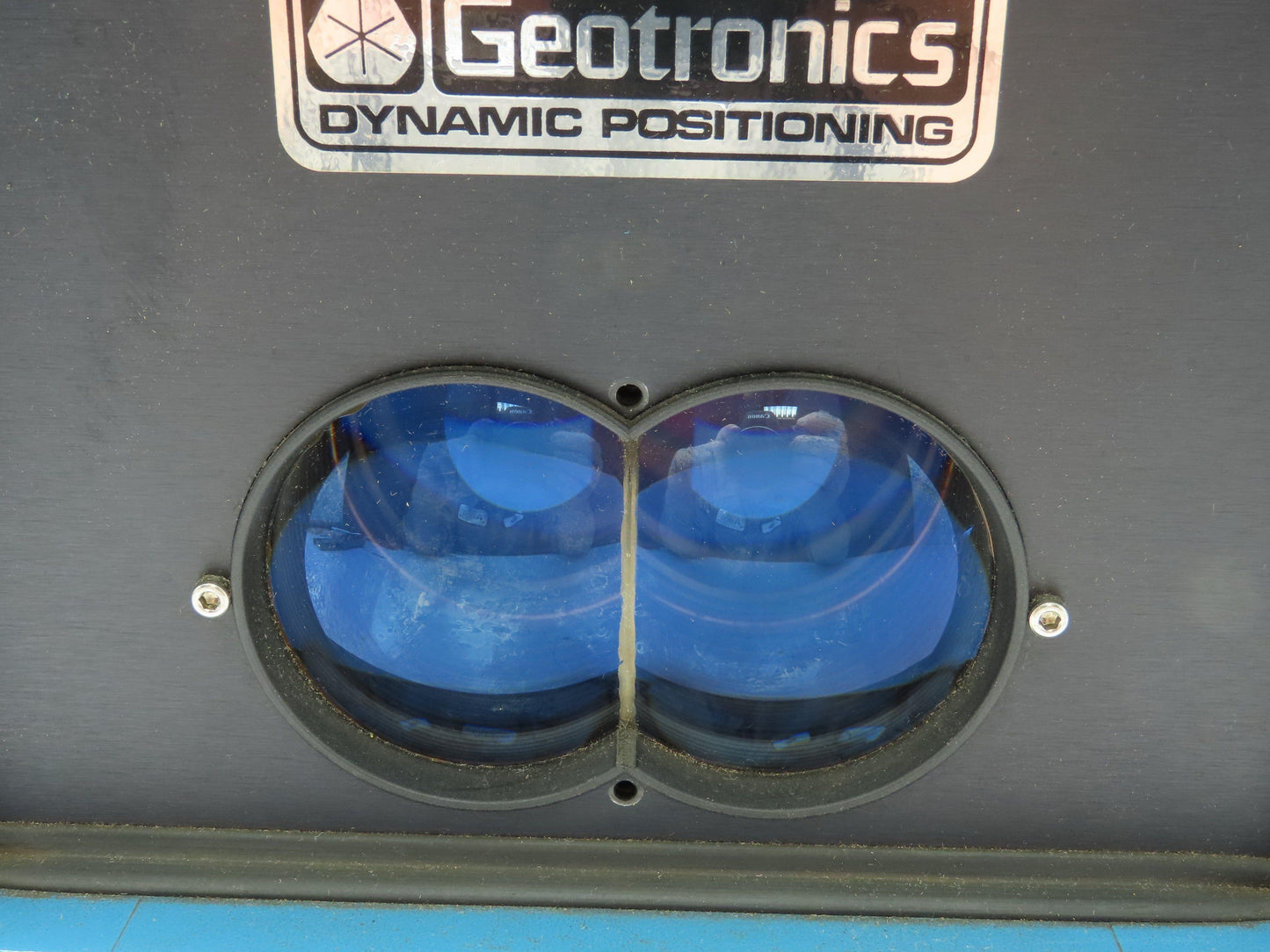 Geotronics TCS 6000 571 151 310 Dynamic Positioning Unit Input Voltage 12VDC