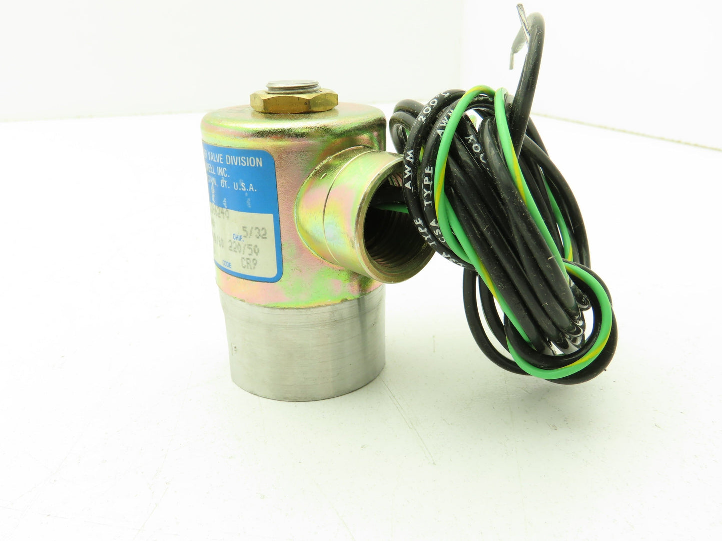 Honeywell Skinner V5J66240 Solenoid Valve 2-Way (NC) 220/240VAC 100 PSI 1/4" NPT