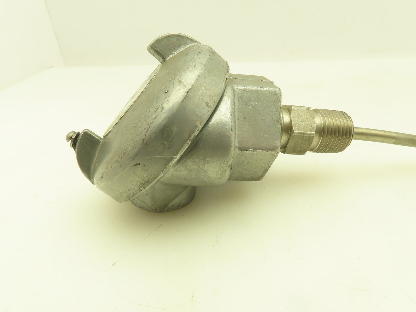 Lesman Instrument 620-MT-2070 Thermocouple 3/4" NPT 90 Housing Stainless Probe