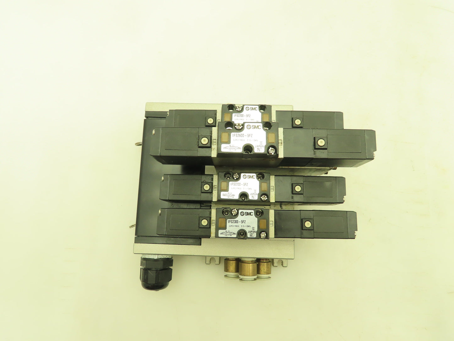 SMC VV5FS2 Plug-In 4-Station Manifold Control Unit VFS2000 Solenoid Valve Bank