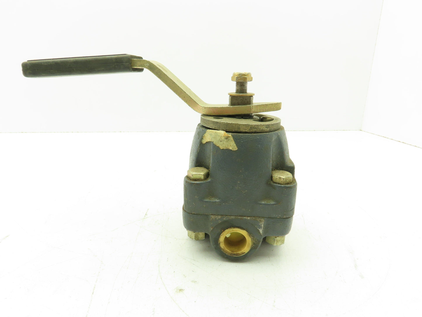 Barksdale 203R6HC3 Shear-Seal Directional Control Valve 4-Way 3-Pos 1/2" NPT