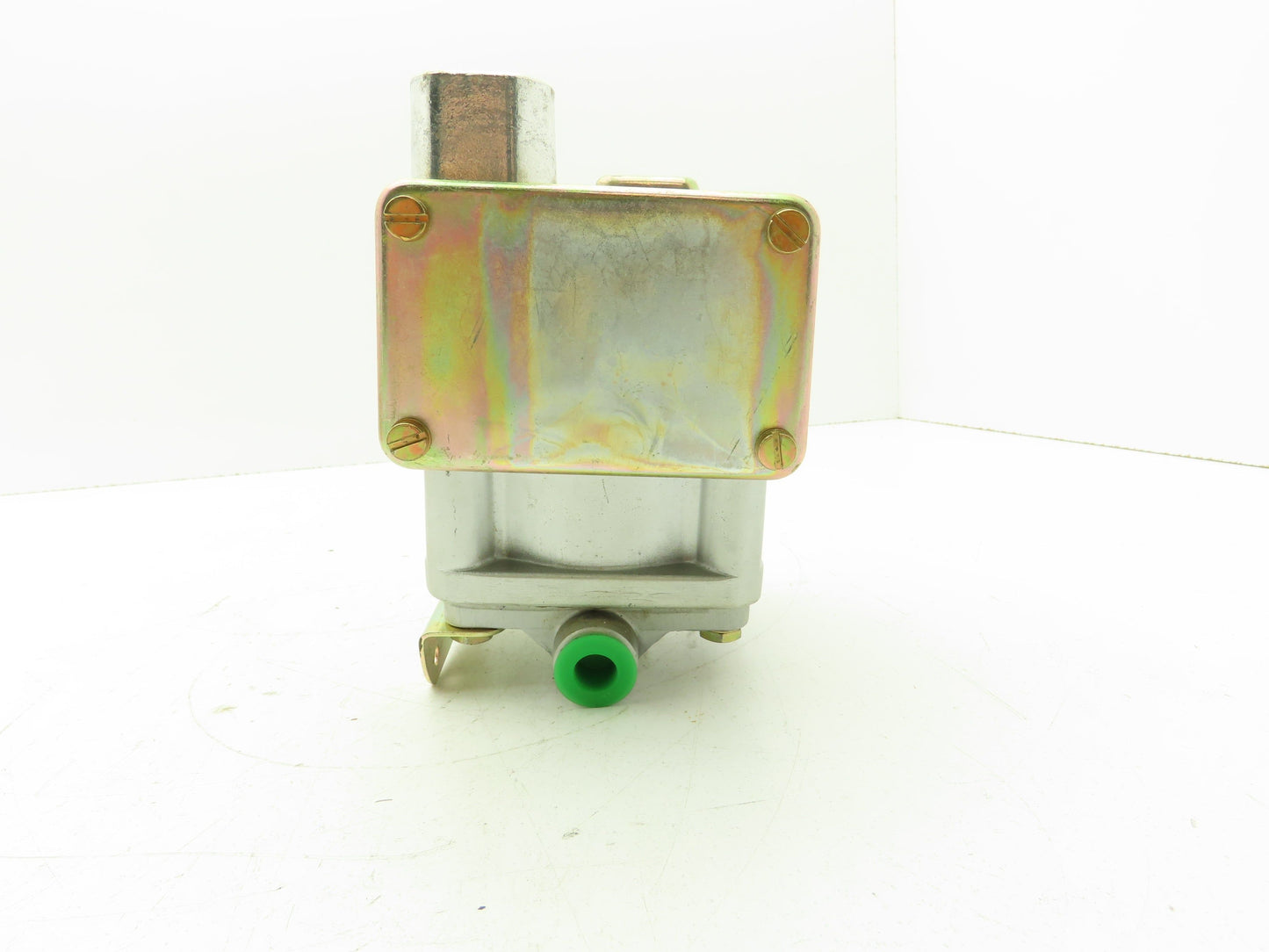 Barksdale DPD1T-H18 Diaphragm Pressure Switch 0.40-18 PSI Range 60PSI Max