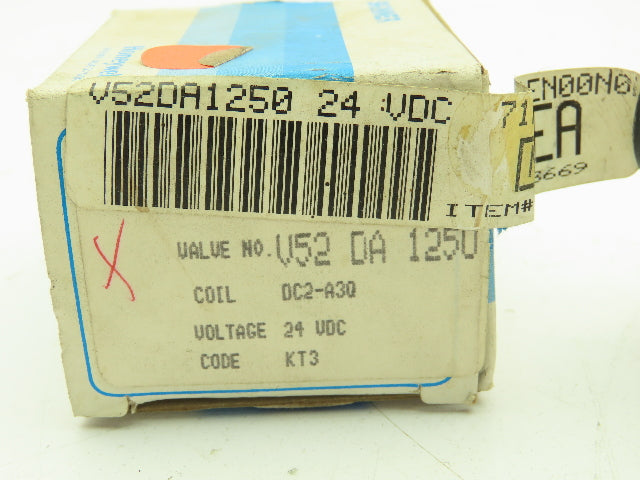 Honeywell V52DA1250 1/8" NPT 2-Way Skinner Solenoid Valve 24VDC N.C. 250 Psi.