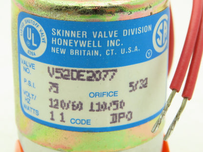 Honeywell V52DE2077 1/4" 2-Way Skinner Solenoid Valve 120V N.C. 75 Psi.