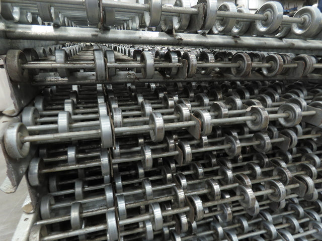 36"x 45° Butt Spur Galvanized Steel Skate Wheel Gravity Conveyor -13 Sections
