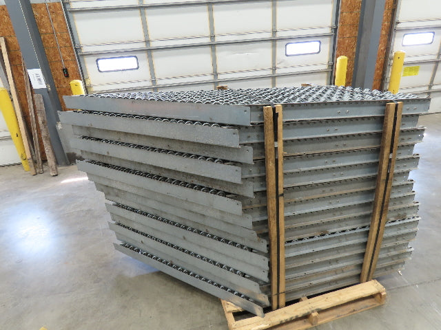 36"x 45° Butt Spur Galvanized Steel Skate Wheel Gravity Conveyor -13 Sections