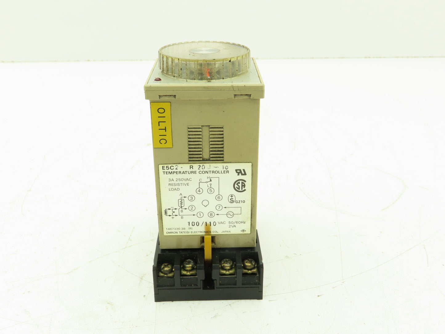 Omron E5C2-R20J-10 Temperature Controller E5C2