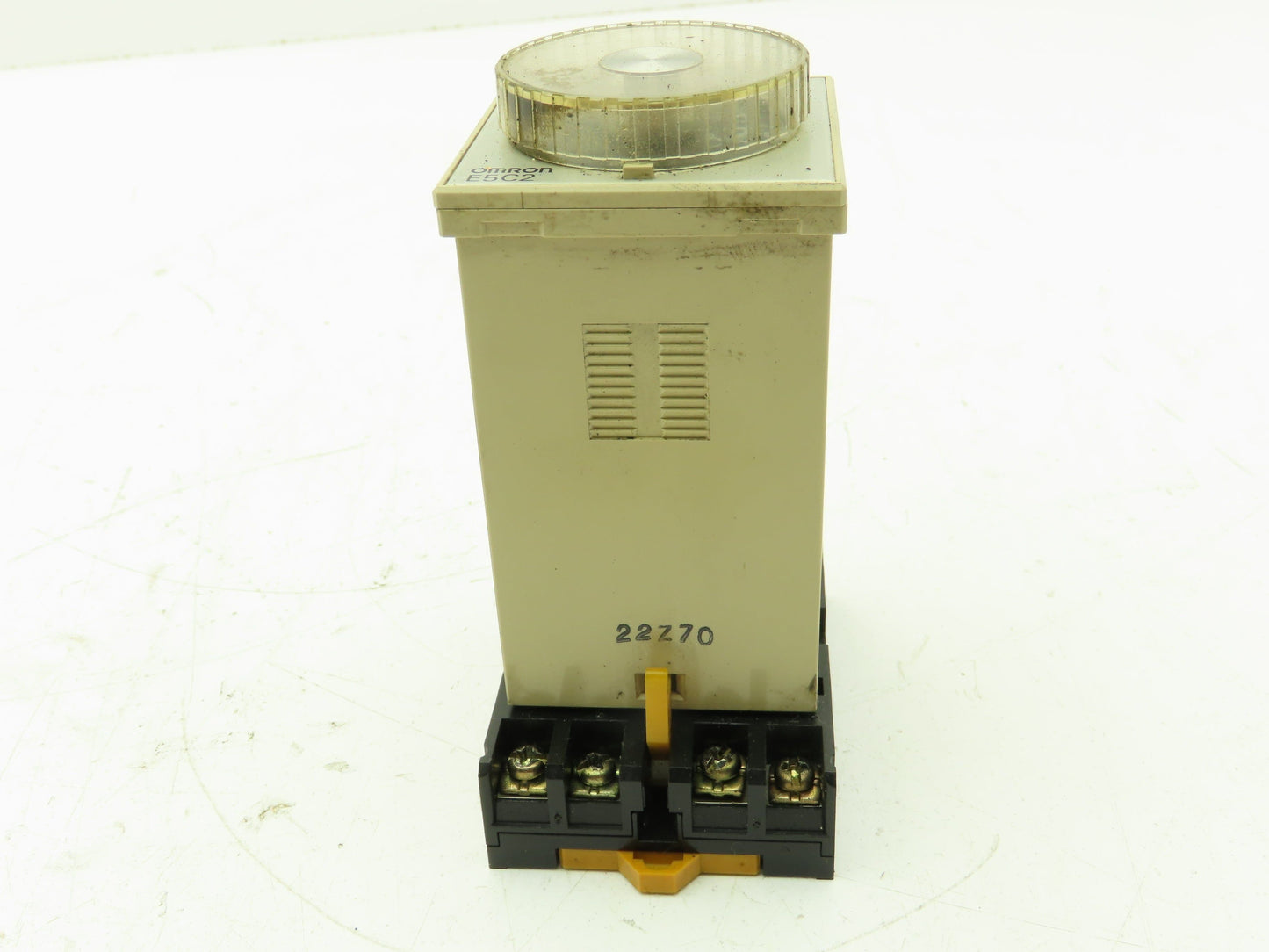 Omron E5C2-R20J-10 Temperature Controller E5C2