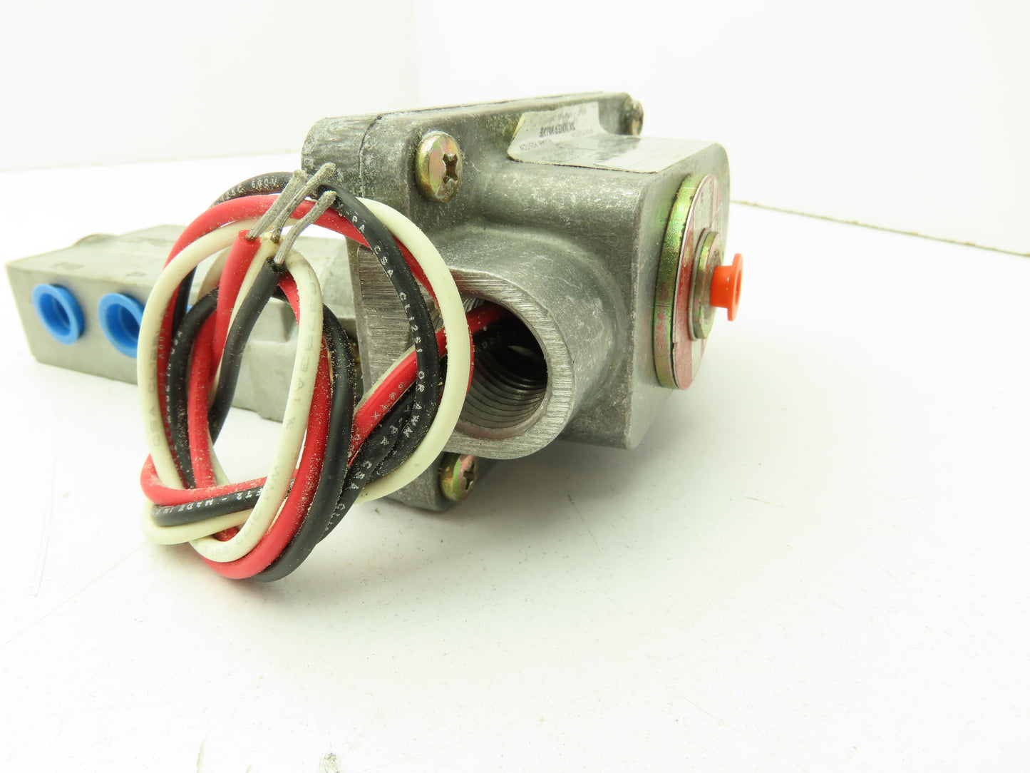 Honeywell Skinner XH935RBMX17 Solenoid Valve 4-Way NC/NO 24VDC 150 PSI 1/4" NPT