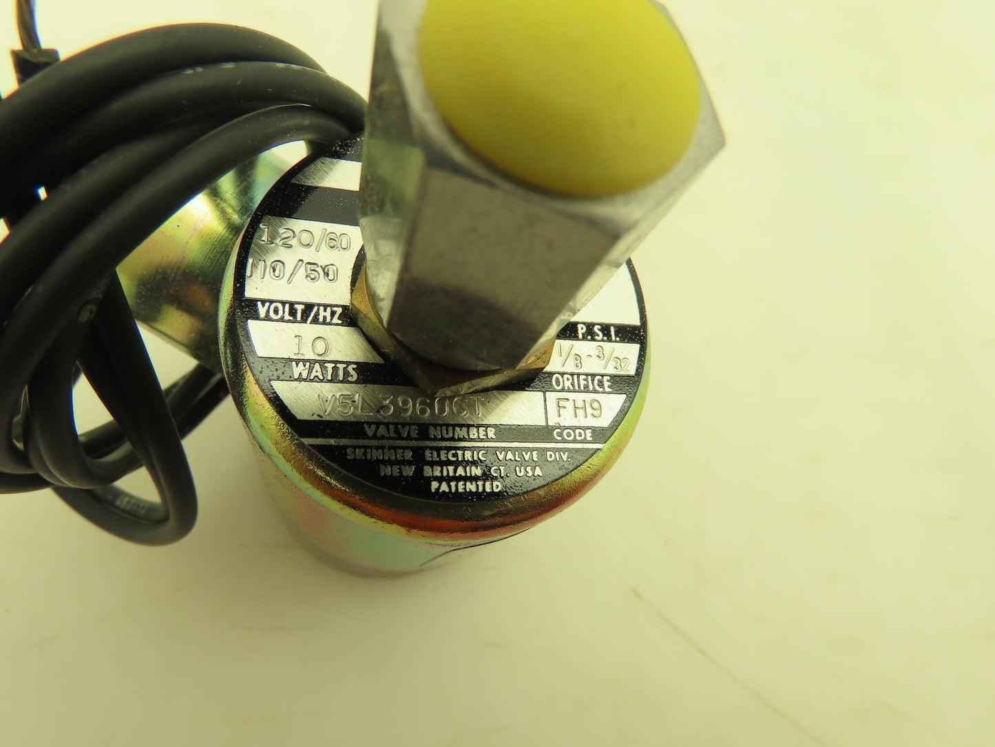 Honeywell Skinner V5L3960 Solenoid Valve 3-Way NO 120V 75 PSI 1/8" NPT