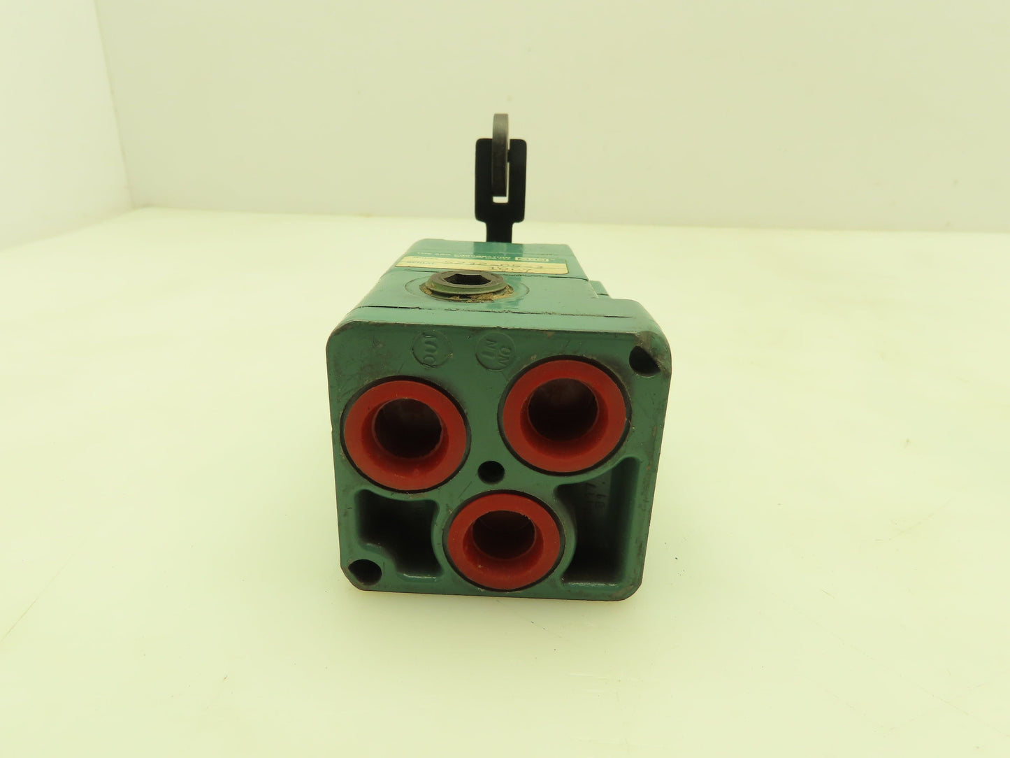 Aro 5232-05-3 Pneumatic Air Limit Switch Valve 3 Way Roller Arm 3/8" NPT