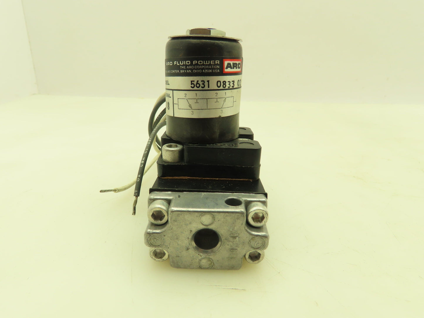Aro 5631 0833 02 Solenoid Spool Valve 3 Way NO 115V 150 PSI 1/4" NPT