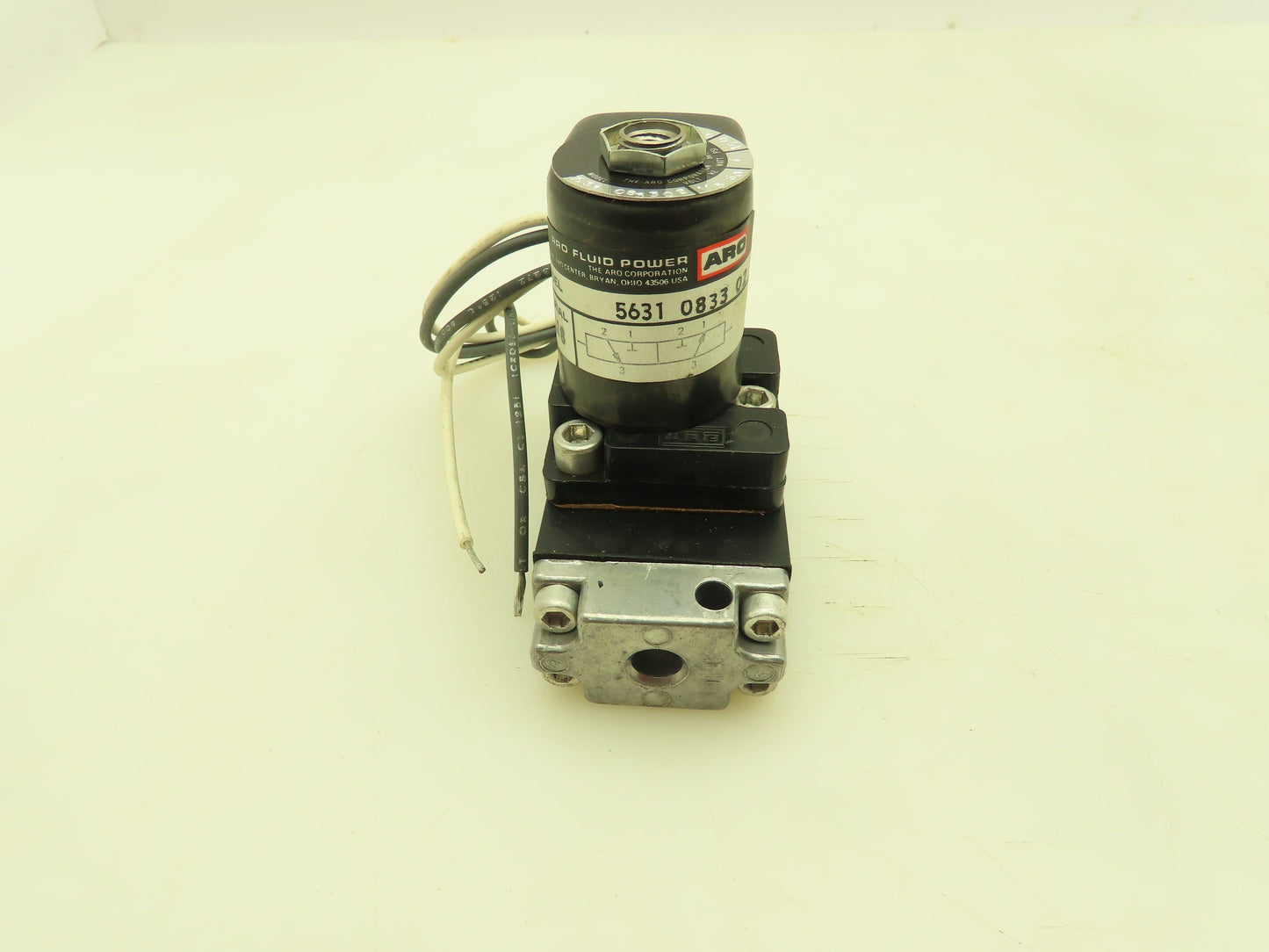 Aro 5631 0833 02 Solenoid Spool Valve 3 Way NO 115V 150 PSI 1/4" NPT