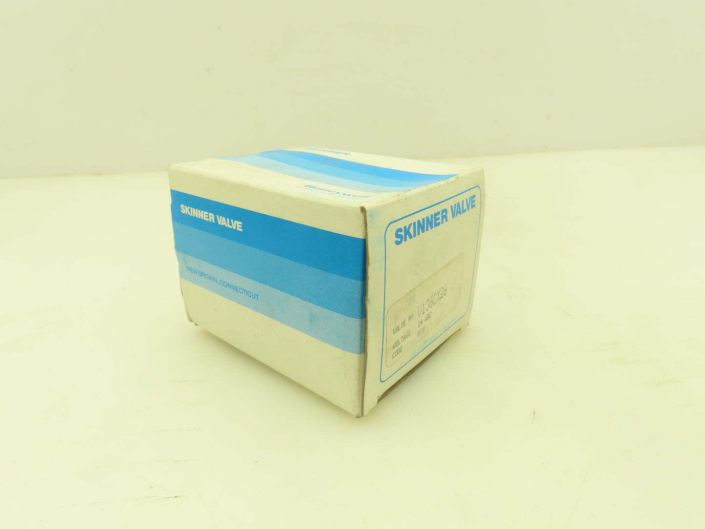 Honeywell Skinner V136CX26 M2343D Solenoid Valve 3-Way 24VDC Twin Disc