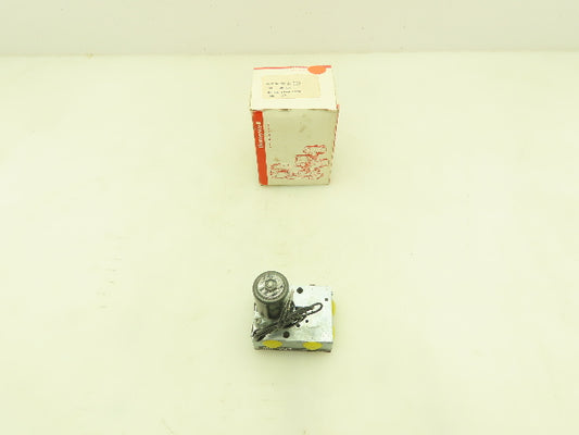 Honeywell Skinner MB D 009 Solenoid Valve 4-Way 120V 150 PSI 1/8" NPT