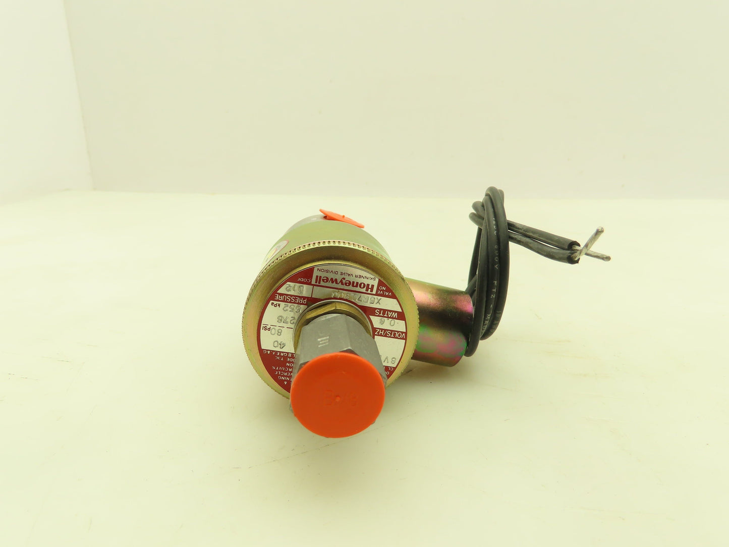 Honeywell Skinner X5R71900 Solenoid Valve 3-Way NC 6VDC 40-80 PSI 1/4" NPT