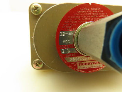 Honeywell Skinner X53P011FCN Solenoid Valve 3-Way NC 12-48VDC 50 PSI 1/4" NPT