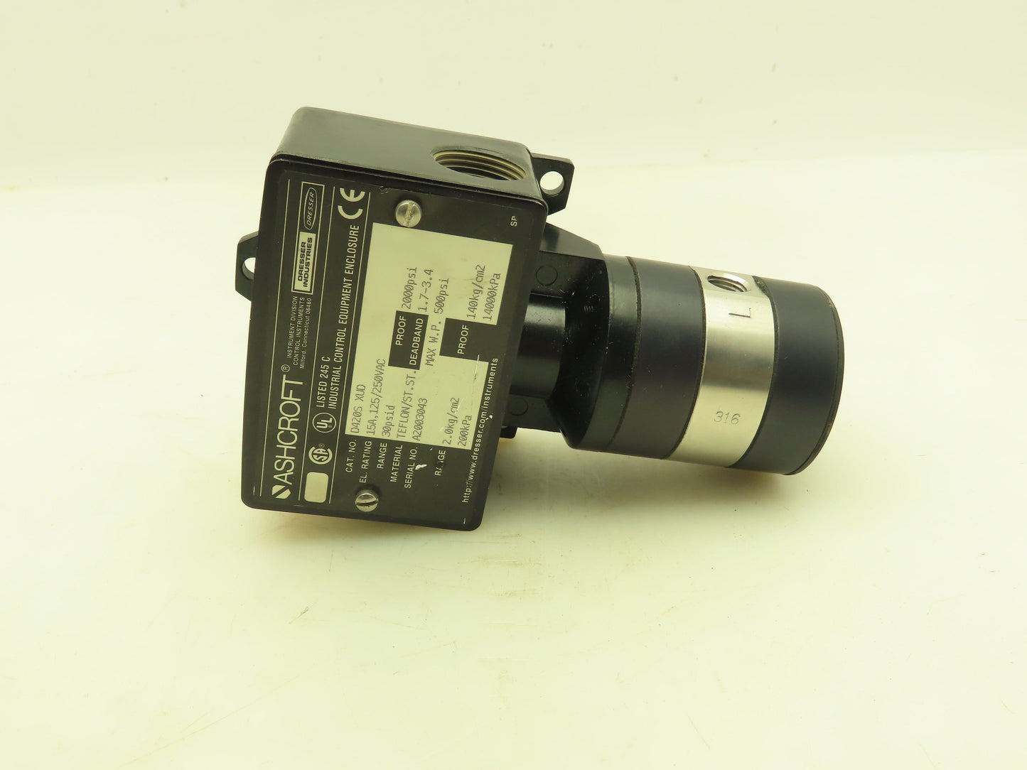 Ashcroft D420S XUD Pressure Switch 30 PSID 15A 125/250VAC