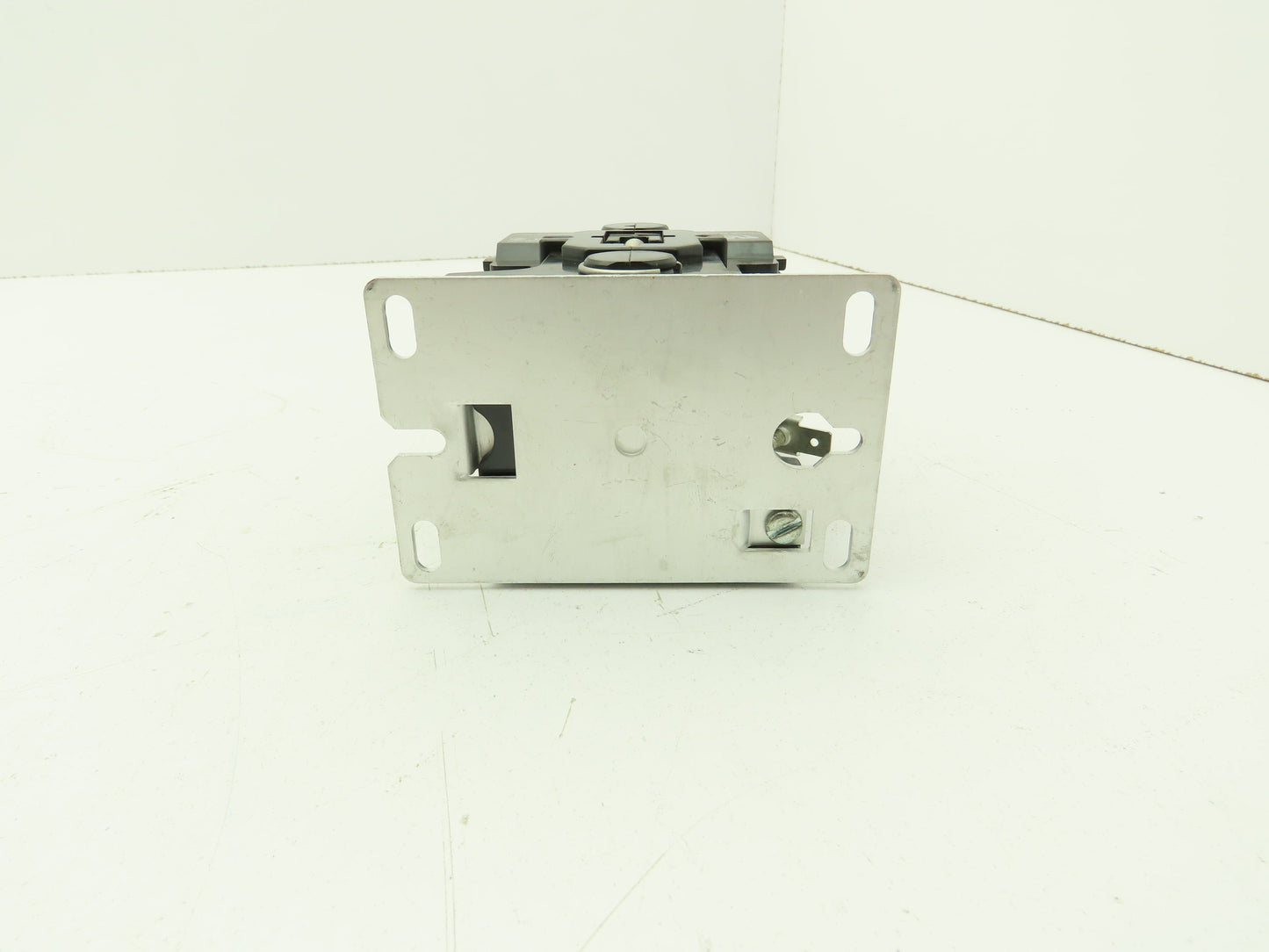 Gould 2200 EB220BA Contactor 30A 2-Pole N/O 600V Max 24VAC Coil