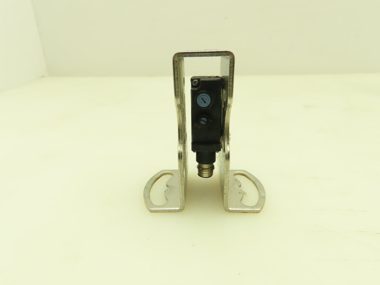 Keyence PZ-G42CP Photoelectric Sensor Switch Lot of 2