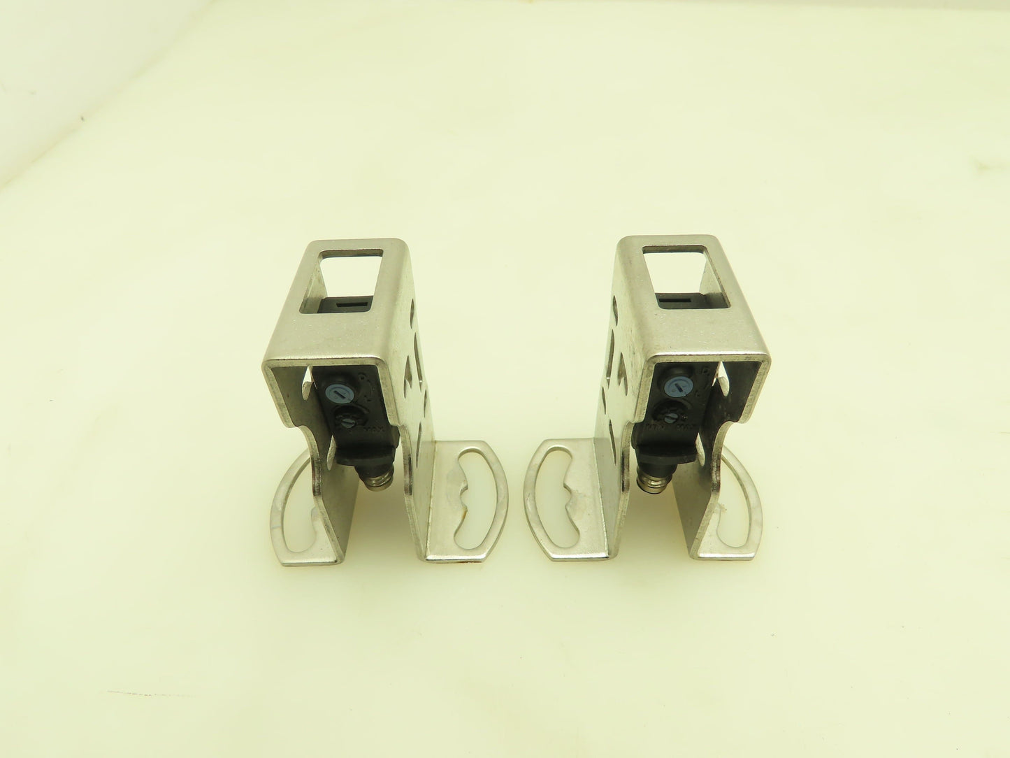 Keyence PZ-G42CP Photoelectric Sensor Switch Lot of 2