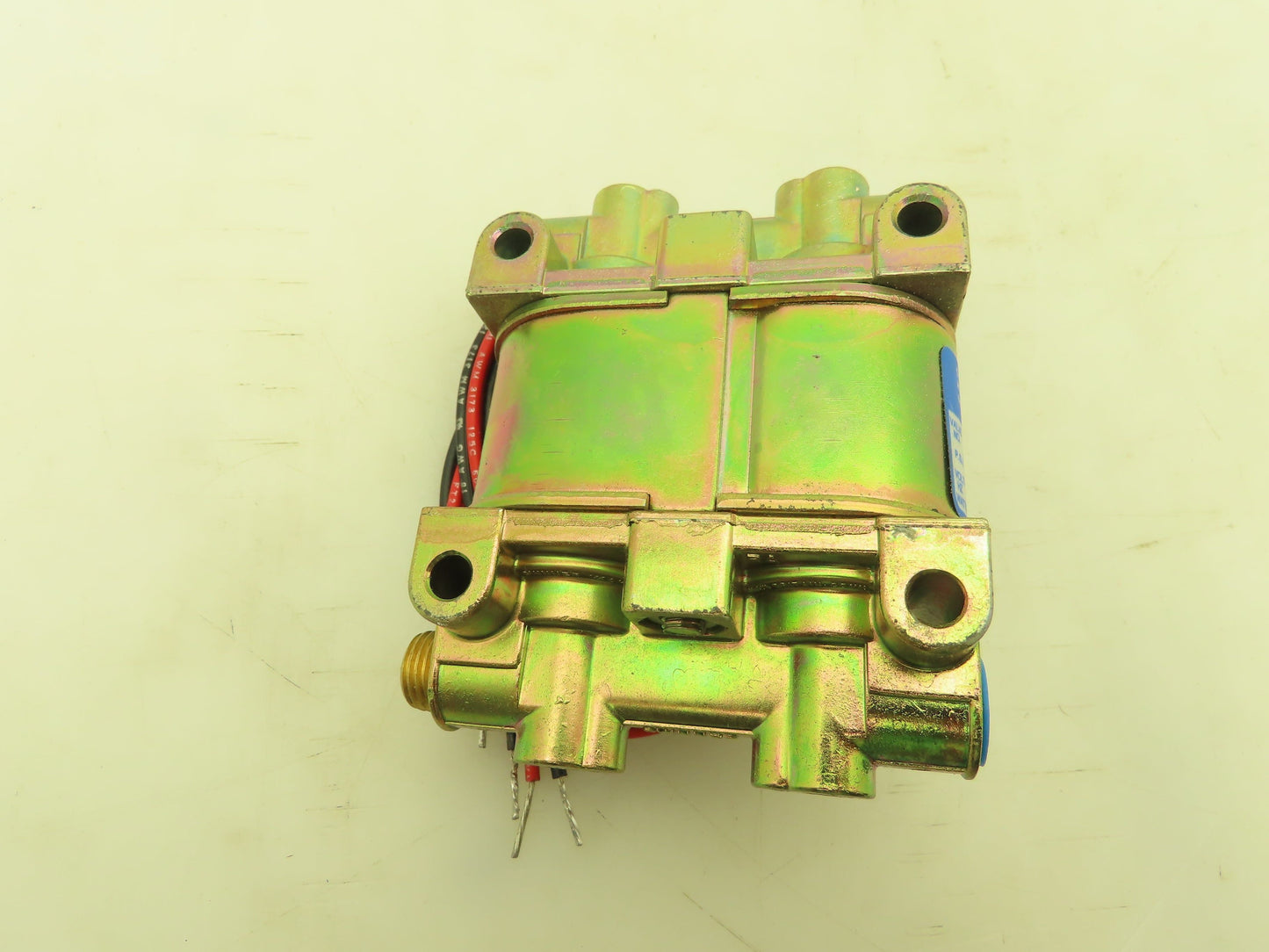 Honeywell Skinner V955LX17 Solenoid Valve 4-Way NC 24VAC 60 Hz 225 PSI 1/4" NPT