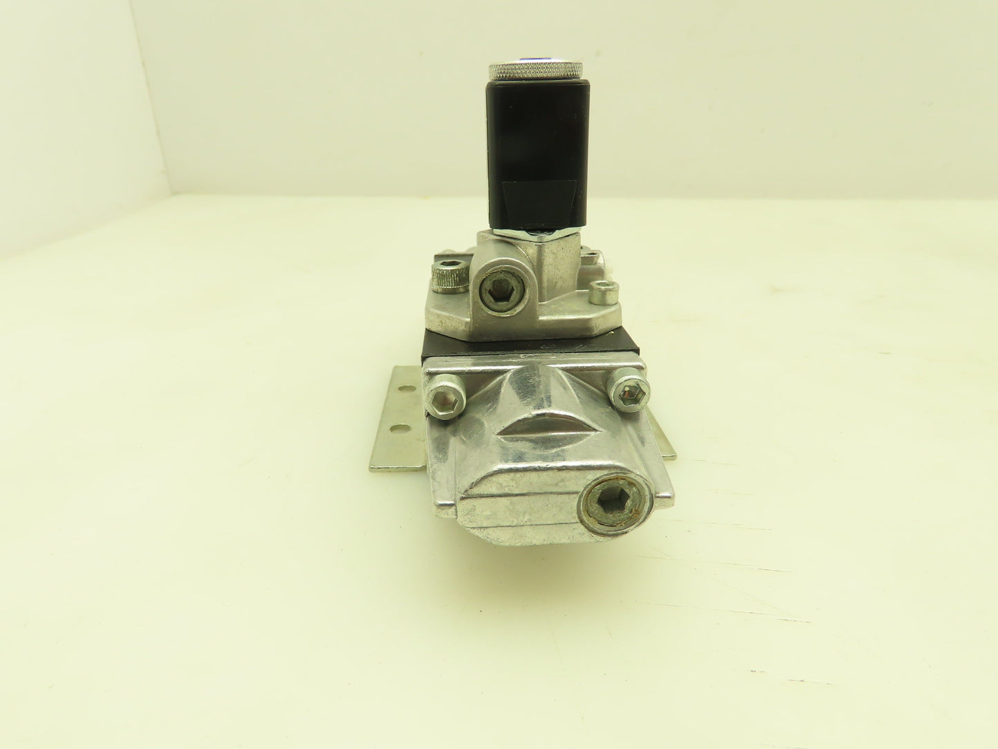 ARO E212SP 024 D Pneumatic Solenoid Control Valve 24VDC 4/2 Pos 1/4" 150 PSI