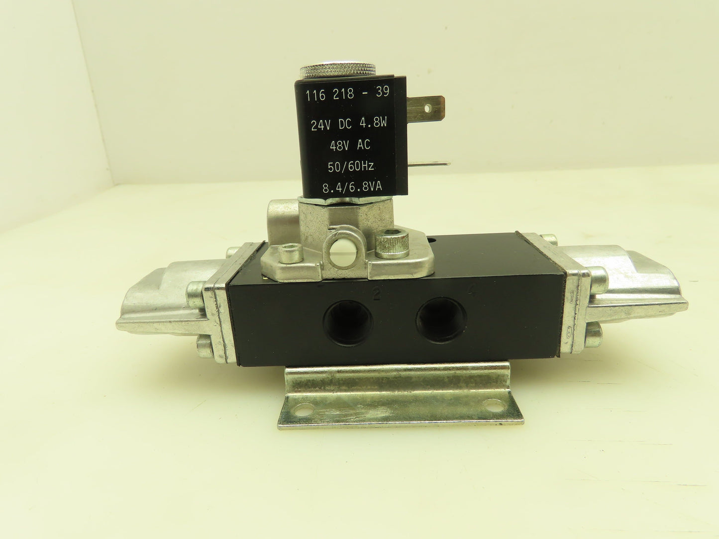 ARO E212SP 024 D Pneumatic Solenoid Control Valve 24VDC 4/2 Pos 1/4" 150 PSI
