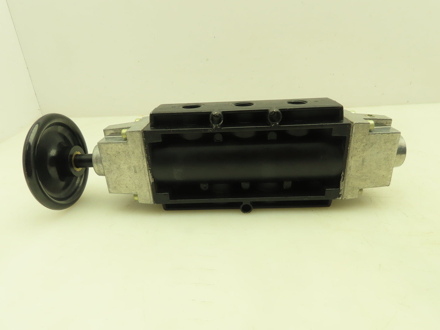 ARO Manual Pneumatic Hand Control Valve 5/2 Pos 4-Way 1/2"